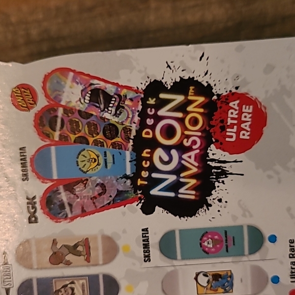 Tech deck primitive gold edition ultra rare plus DGK ultra rare - Picture 3 of 3